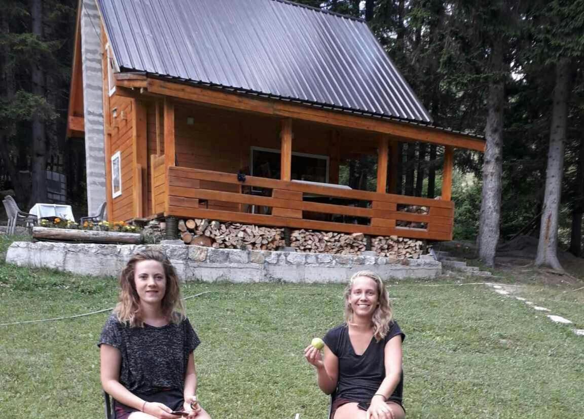 Peaks Of The Ballkans Tour Hostel Peje Exterior photo