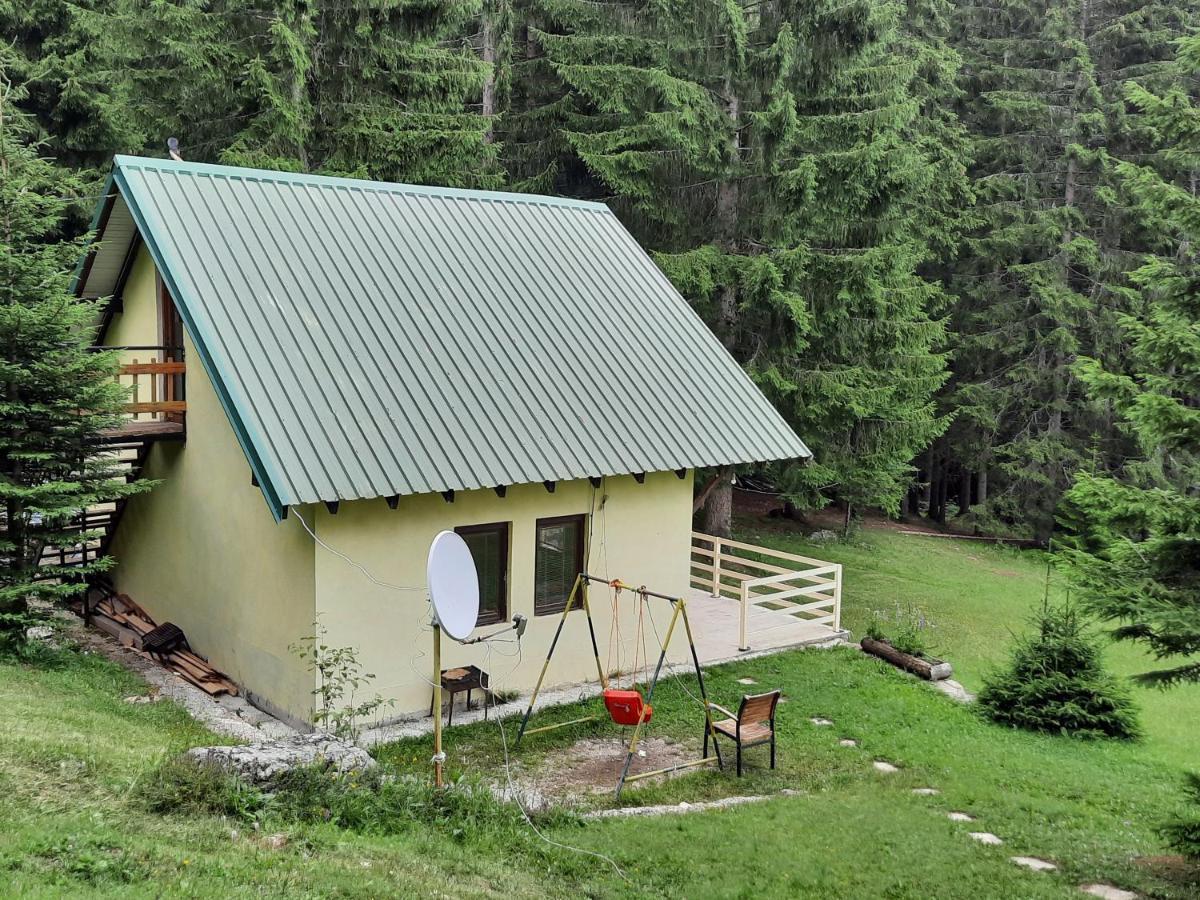 Peaks Of The Ballkans Tour Hostel Peje Exterior photo