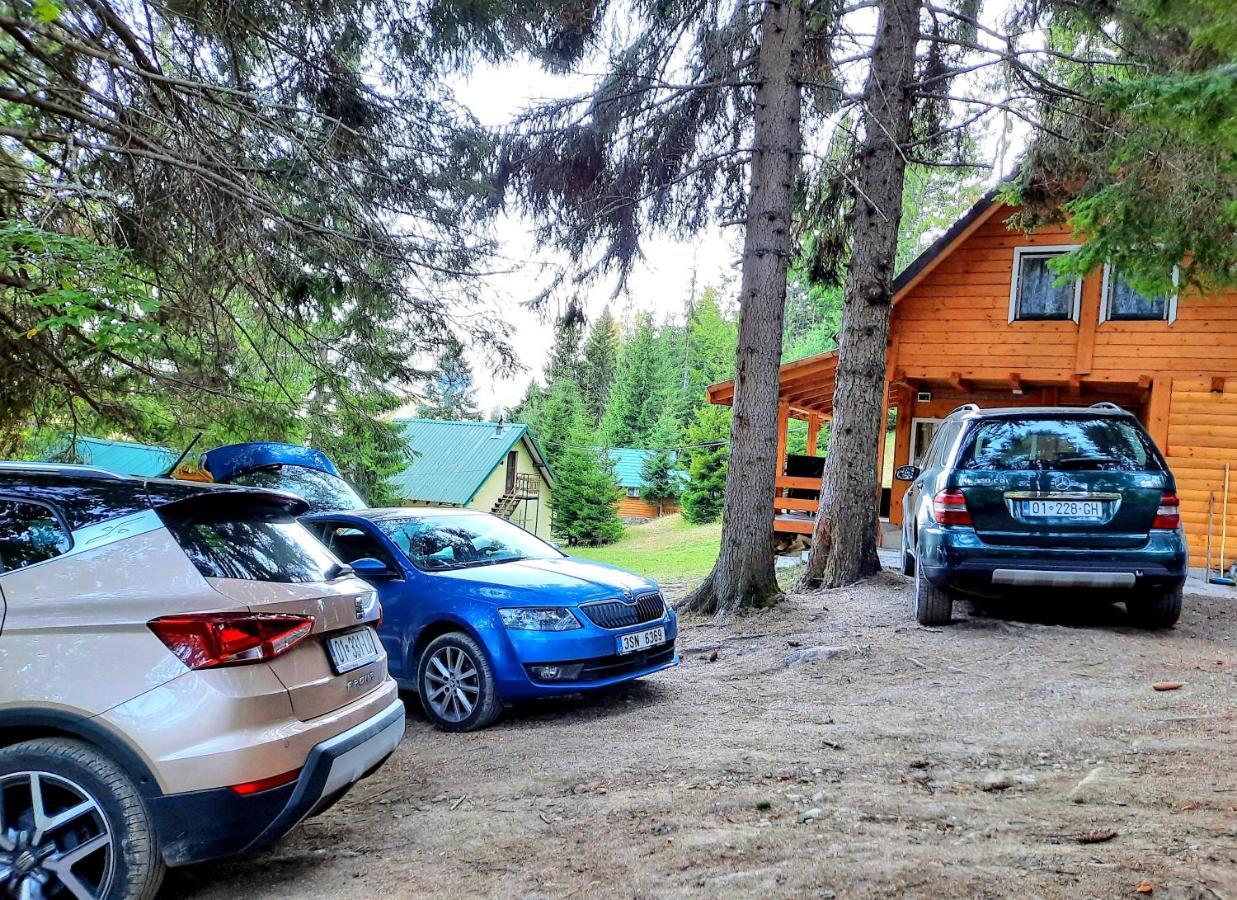 Peaks Of The Ballkans Tour Hostel Peje Exterior photo