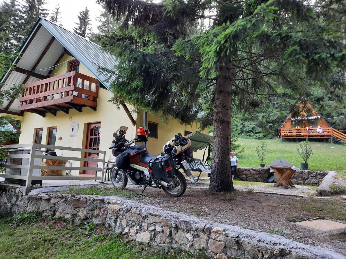Peaks Of The Ballkans Tour Hostel Peje Exterior photo
