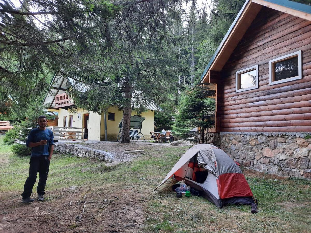 Peaks Of The Ballkans Tour Hostel Peje Exterior photo