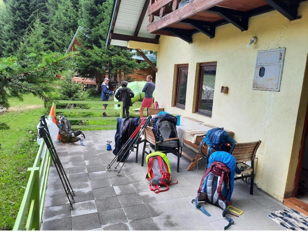 Peaks Of The Ballkans Tour Hostel Peje Exterior photo