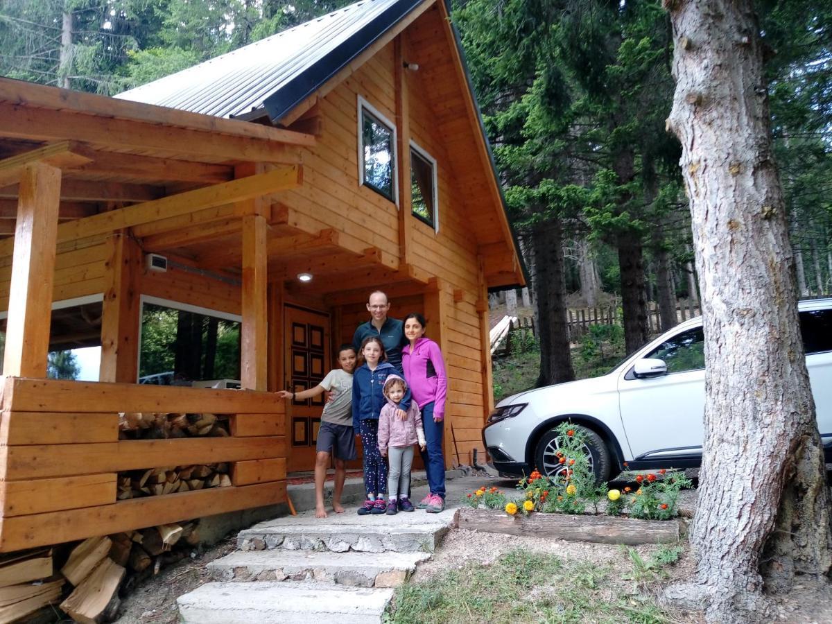 Peaks Of The Ballkans Tour Hostel Peje Exterior photo